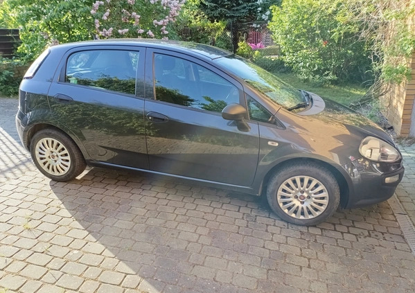 Fiat Punto cena 14900 przebieg: 94737, rok produkcji 2010 z Stryków małe 29